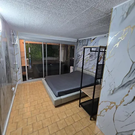 Apparte 104 Avec Jacuzzi אגדה